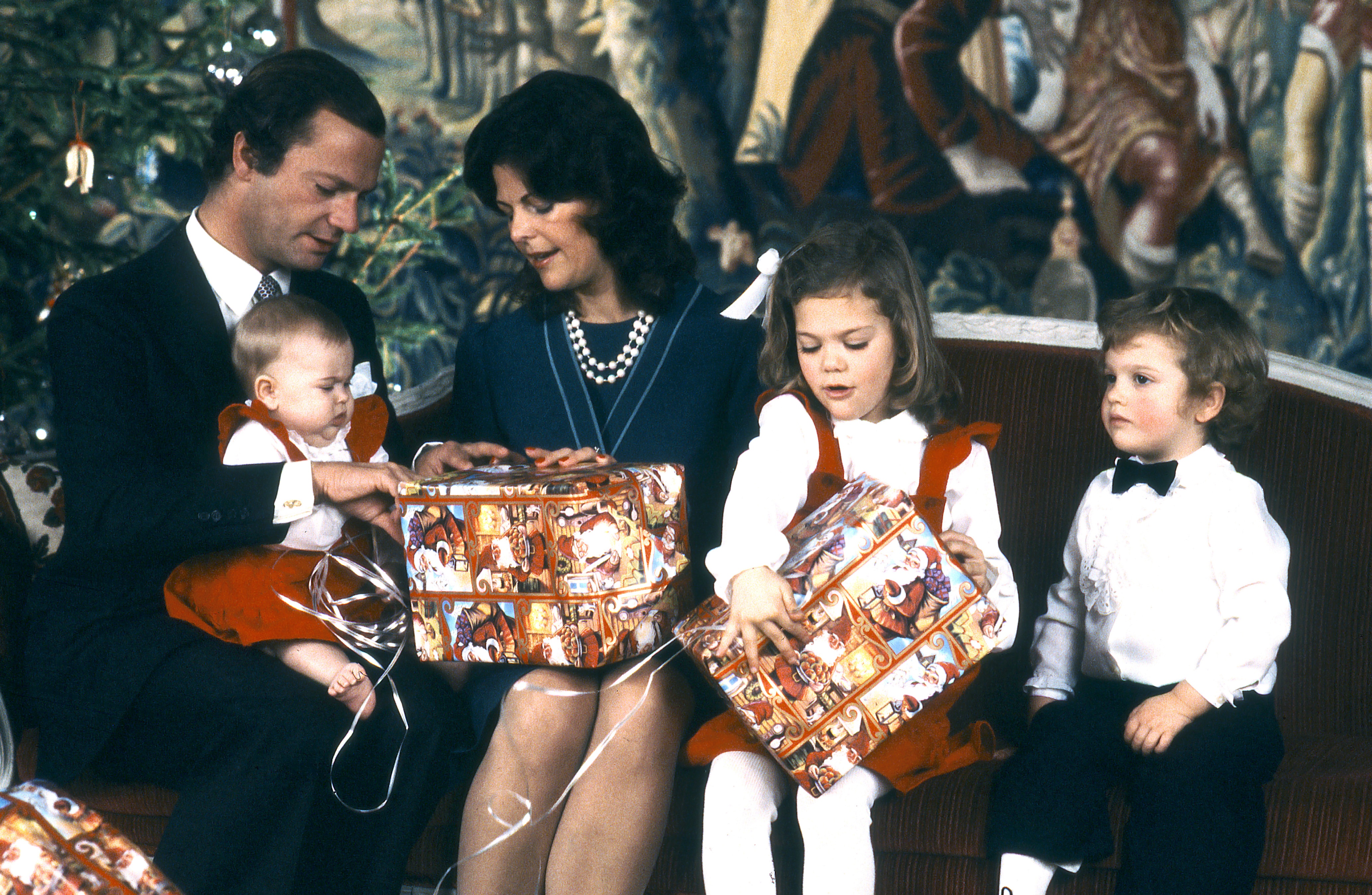1982. Lilla prinsessan Madeleine firar sin första jul.